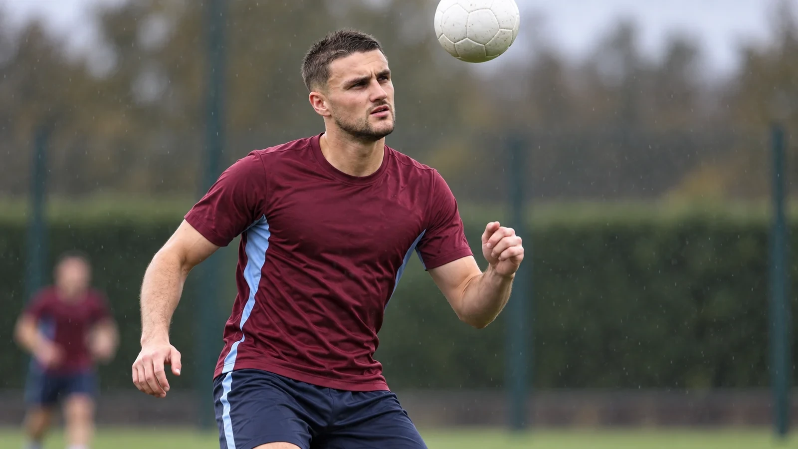 Taylor Harwood-Bellis bật nhảy trong bài tập bóng bổng tại Aston Villa