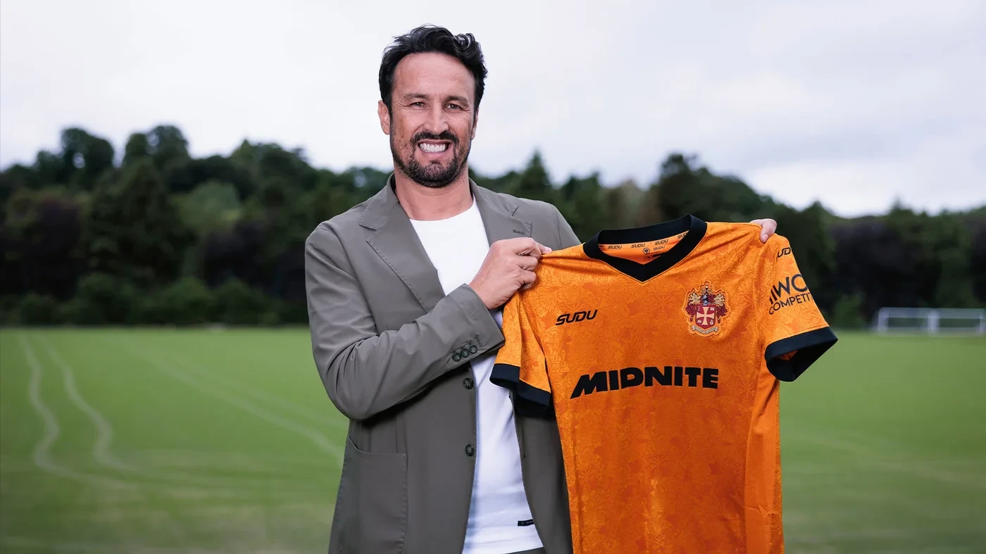 César Peixoto trong ảnh giới thiệu của Wolves năm 2026