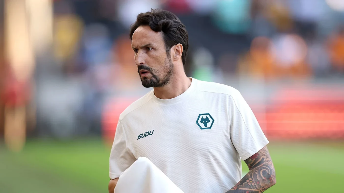 César Peixoto tại Wolves, ảnh chính thức dùng đối chiếu hồ sơ hiện hành