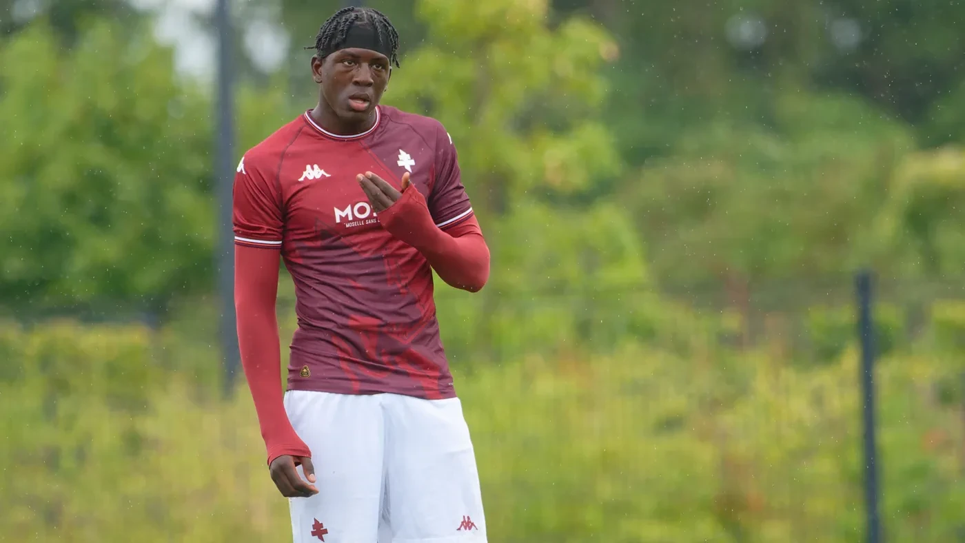Brian Madjo trong giai đoạn phát triển trước khi gia nhập Aston Villa