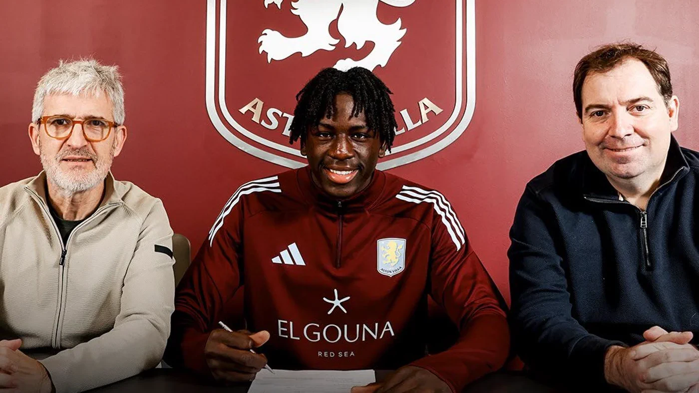 Brian Madjo trong ngày gia nhập Aston Villa