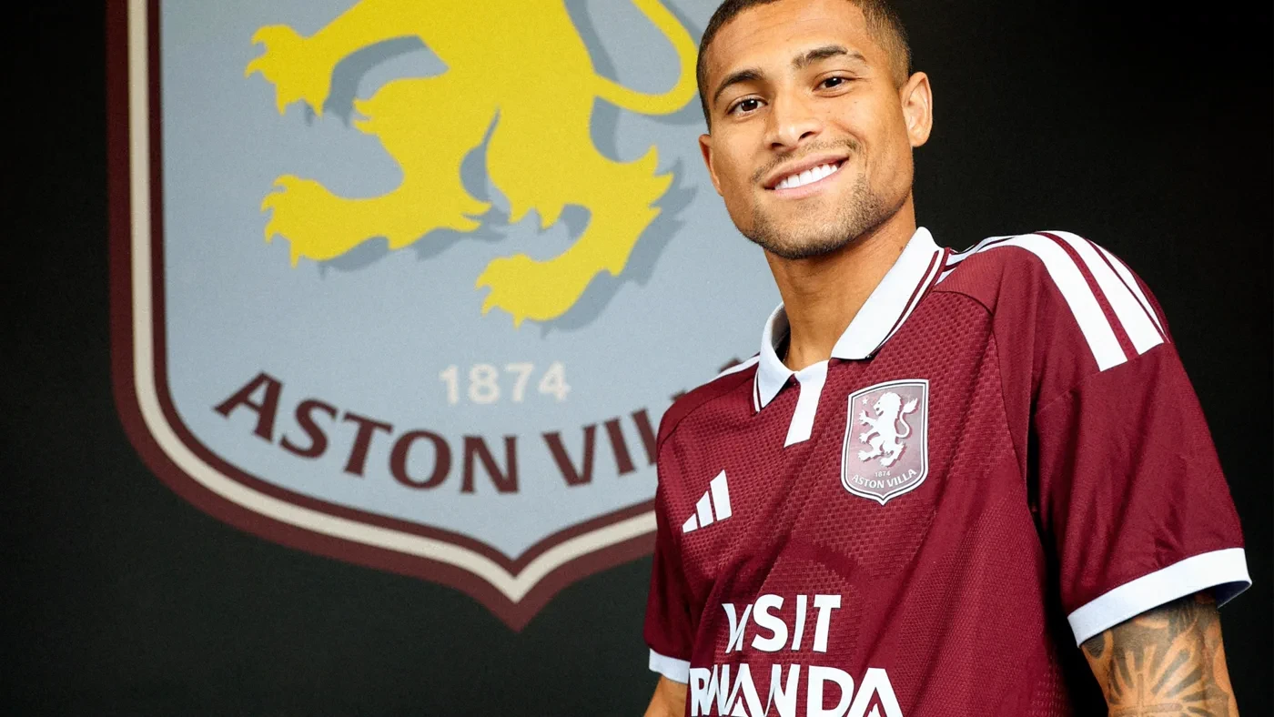 João Gomes trong màu áo Aston Villa mùa 2026-27